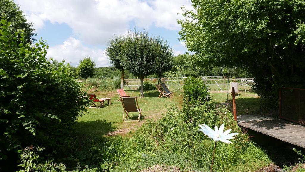 Bed and Breakfast La Cage Aux Oiseaux La Lande-de-Goult Exteriér fotografie