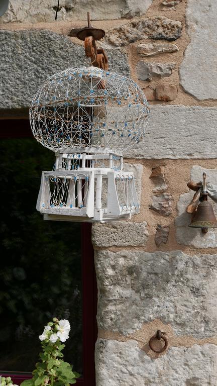 Bed and Breakfast La Cage Aux Oiseaux La Lande-de-Goult Exteriér fotografie